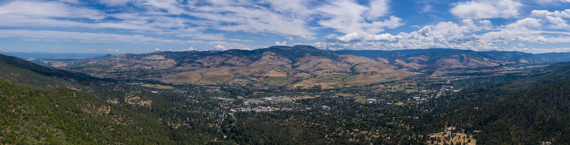 aerial panorama of rogue valley and ashland, or